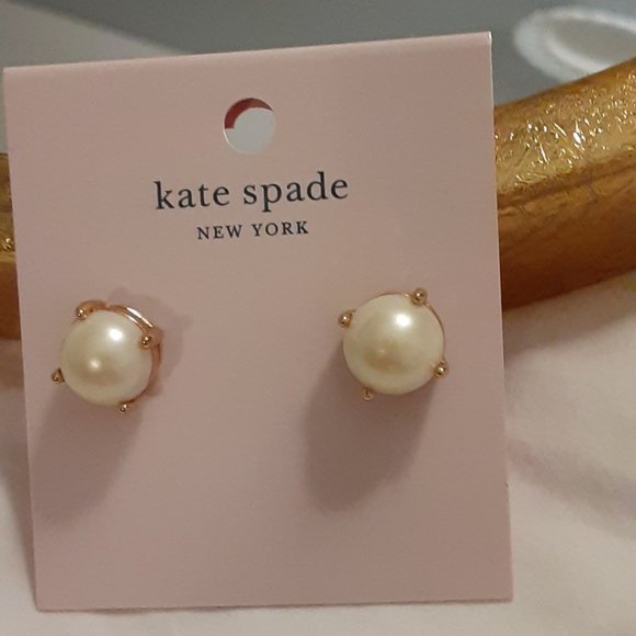 kate spade pearl stud earrings Excellent!
